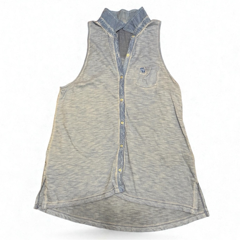 Abercrombie & Fitch Light Blue Collared Button Up Shirt